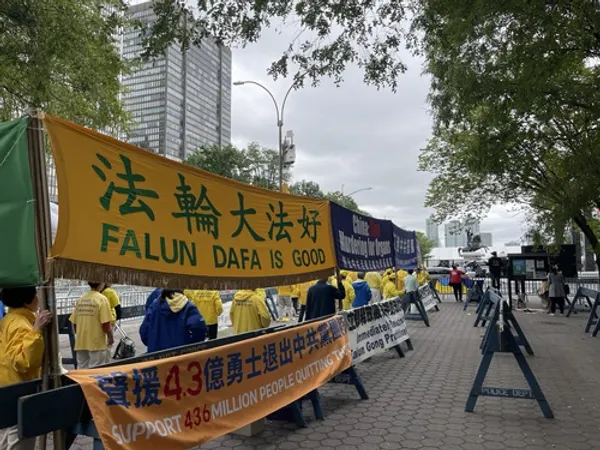 kêu gọi chấm dứt bức hại bên ngoài trụ sở Liên Hợp Quốc