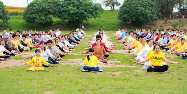 Luyện bài công pháp số 5 của Pháp Luân Công